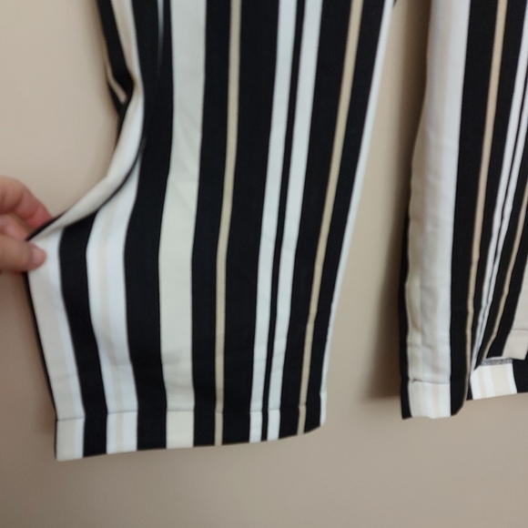 Ann Taylor Loft striped wide leg cropped pants - Picture 2 of 8